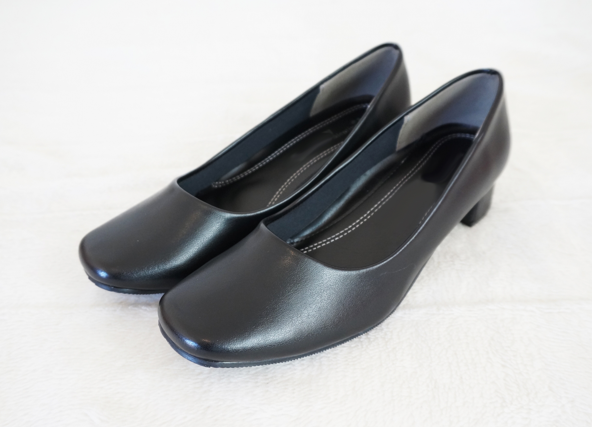 葬式で女性が選ぶ靴はパンプスが良い 選び方や注意点を紹介 公式 京花 東京都板橋区の葬儀 お葬式